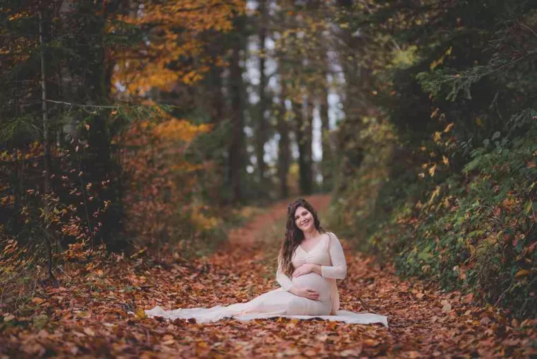 Séance photo grossesse en extérieur, Massif de la Chartreuse, Ariane Castellan Photographe