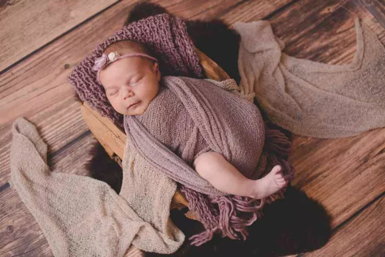 Séance photo naissance en studio, Massif de la Chartreuse, Ariane Castellan Photographe