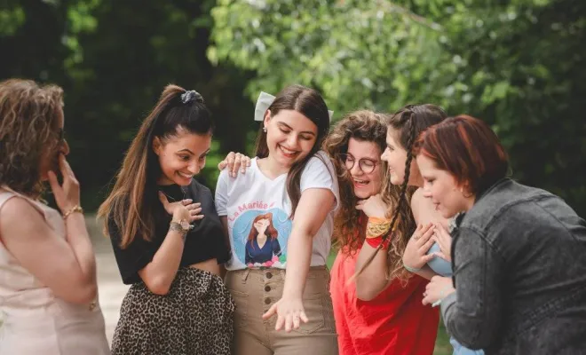 Enterrement vie jeune fille, photographe EVJF en Savoie, Isère Rhône-Alpes, Massif de la Chartreuse, Ariane Castellan Photographe