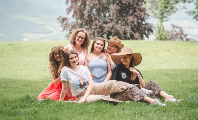 Enterrement vie jeune fille, photographe EVJF en Savoie, Isère Rhône-Alpes, Massif de la Chartreuse, Ariane Castellan Photographe