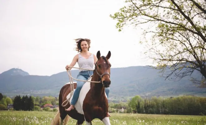 Séance photo équestre en Savoie, Massif de la Chartreuse, Ariane Castellan Photographe