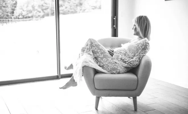 Séance photo grossesse à domicile, Massif de la Chartreuse, Ariane Castellan Photographe