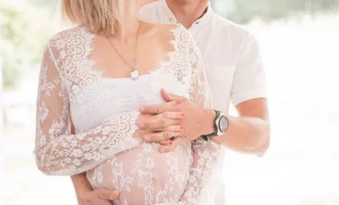 Séance photo grossesse à domicile, Massif de la Chartreuse, Ariane Castellan Photographe