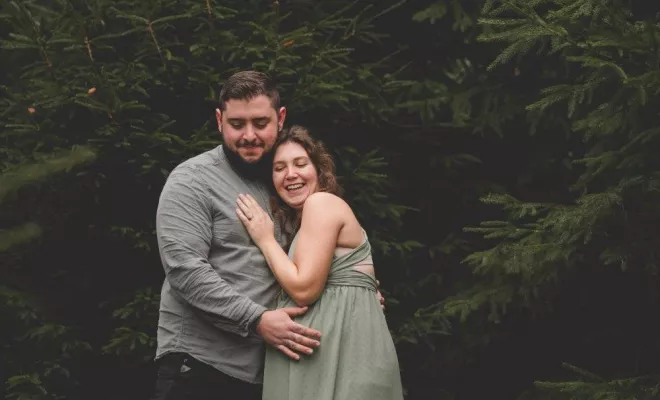 Séance photo grossesse en extérieur, Massif de la Chartreuse, Ariane Castellan Photographe