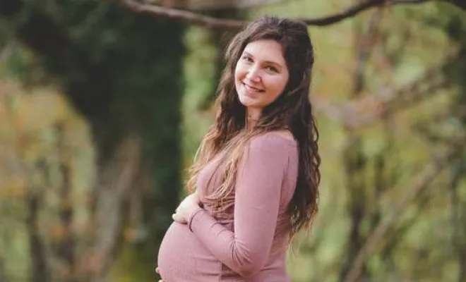 Séance photo grossesse en extérieur, Massif de la Chartreuse, Ariane Castellan Photographe