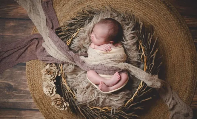 Séance photo naissance en studio sur St Pierre d'Entremont, Photographe en Chartreuse, Savoie, Isère en Rhône-Alpes, Massif de la Chartreuse, Ariane Castellan Photographe