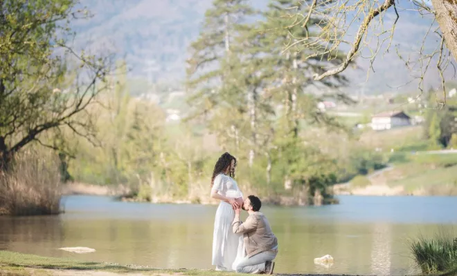 Séance photo grossesse en chartreuse, photographe des famille en Savoie, Massif de la Chartreuse, Ariane Castellan Photographe