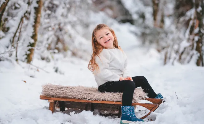 Séance photo famille dans la neige, Photographe en Savoie prés de Chambéry 