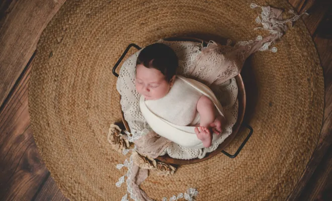 Séance photo naissance en studio ou à domicile, en Chartreuse, Chambery en Savoie et Isère, Ariane Castellan Photographe