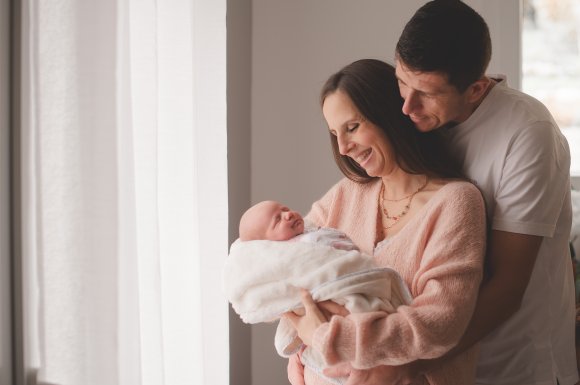 Séance photo naissance, bébé, lifestyle à domicile, Ariane Castellan photographe Chambéry, Savoie, Isère 