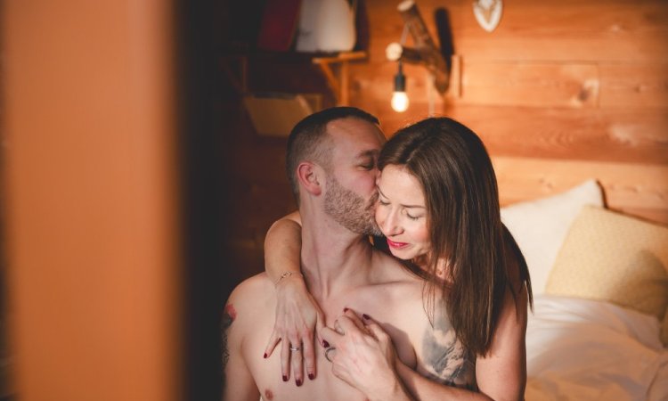 Séance photo couple boudoirs, photographe en Chartreuse, Savoie, Isère en Rhône-Aples