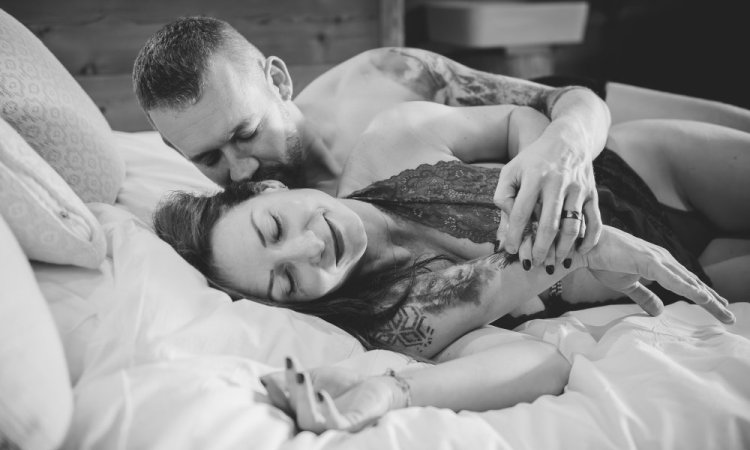 Séance photo couple boudoirs, photographe en Chartreuse, Savoie, Isère en Rhône-Aples