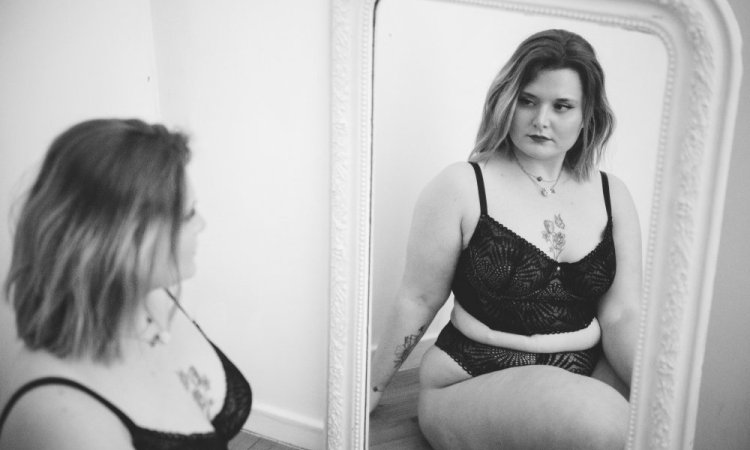 Séance photo boudoir, portrait, nu artistique, photographe en Chartreuse, Savoie, Isère en Rhône-Alpes