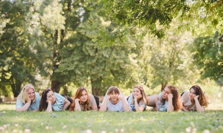 Séance photo enterrement vie jeune fille, photographe EVJF, Savoie, haute-Savoie, Isère, Ain, Rhône-Alpes 