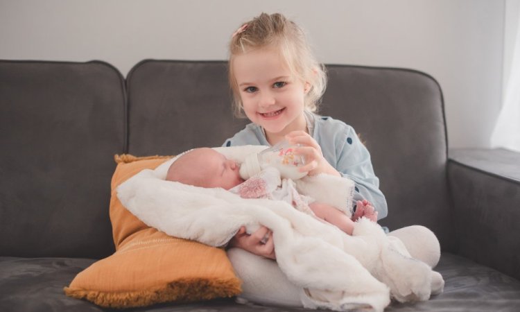 Séance photo naissance, bébé, lifestyle à domicile, Ariane Castellan photographe Chambéry, Savoie, Isère 