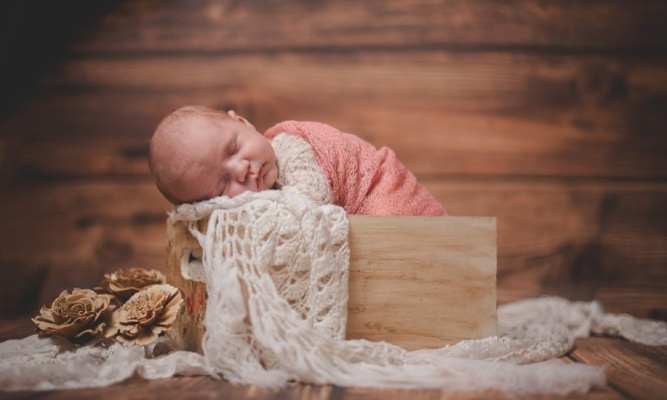 Séance photo naissance, bébé,  Ariane Castellan photographe Chambéry, Savoie, Isère 