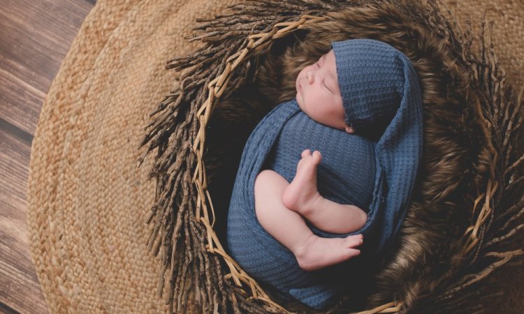 Séance photo naissance, bébé,  Ariane Castellan photographe Chambéry, Savoie, Isère 