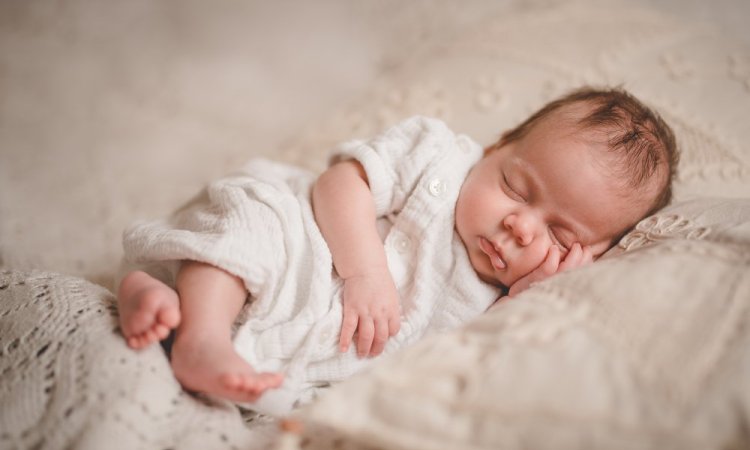 Séance photo naissance, bébé,  Ariane Castellan photographe Chambéry, Savoie, Isère 