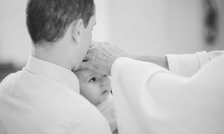 Photographe professionnel spécialisé dans les baptêmes et autres événements familiaux dans le Massif de la Chartreuse et dans toute la région Rhône-alpes.